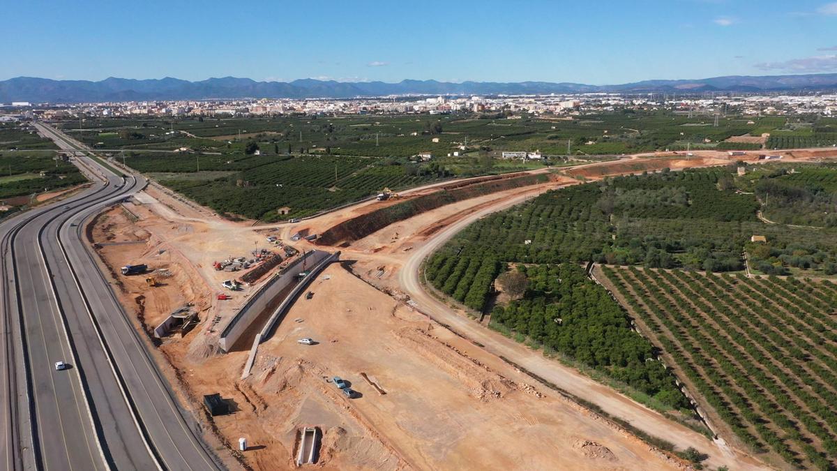 Imagen aérea del desarrollo del acceso ferroviario sur a PortCastelló.