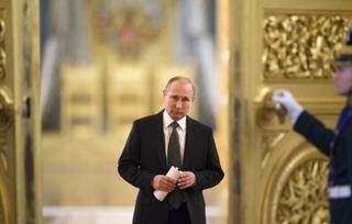 Putin jura el cargo de presidente en una suntuosa ceremonia en el Kremlin