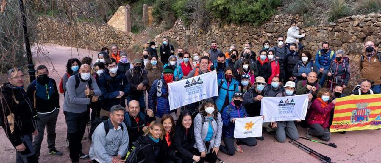 Participantes en la excursión por Almedíjar con motivo del día de la montaña. | LEVANTE-EMV