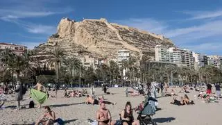 Alicante ampliará la temporada de chiringuitos y hamacas en las playas