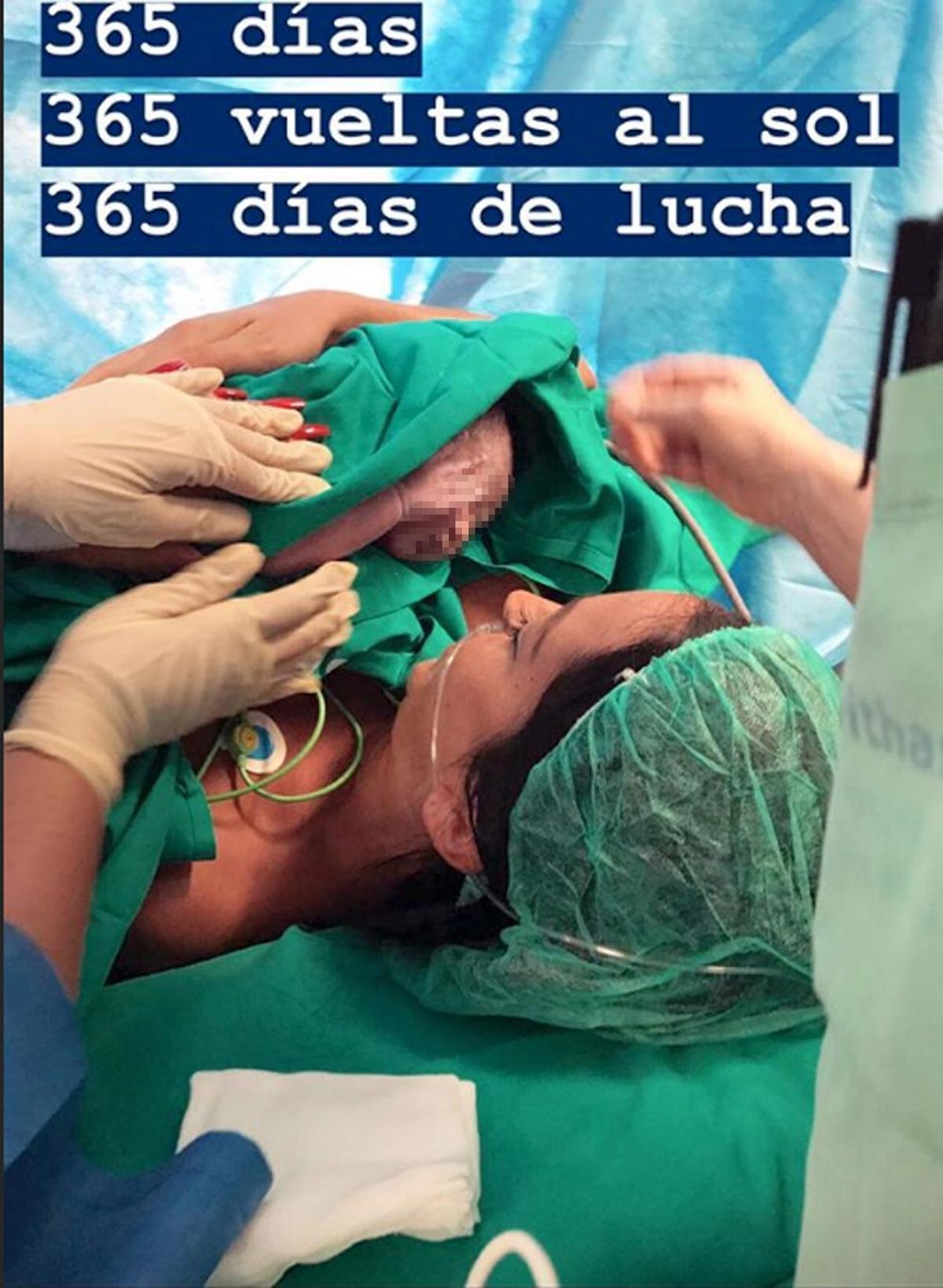 Aurah Ruiz dando a luz