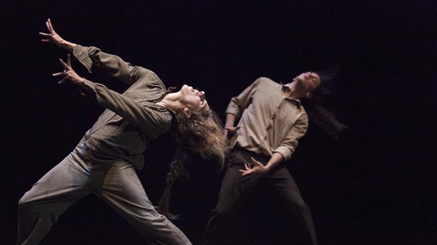 Coreografía &#039;Zero&#039;, de Elisabetta Lauro y César A. Cuenca; y la derecha, &#039;What Happened in Torino&#039;, de Andrea Constanzo.