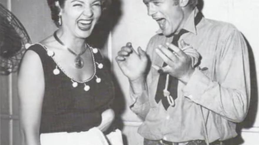 James Dean con la actriz española Sara Montiel