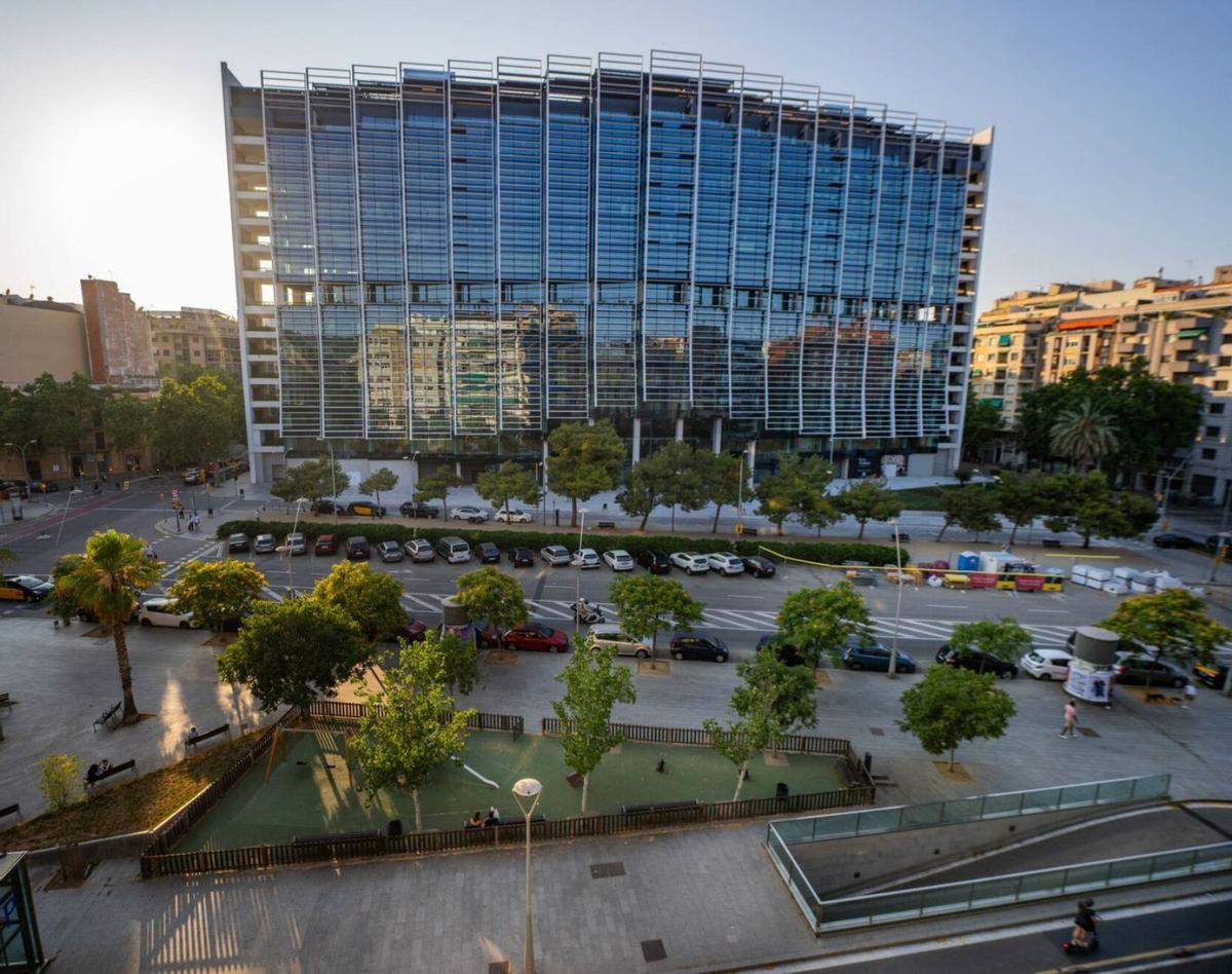 La futura gran plaça davant l’edifici Estel contraria els veïns La futura gran plaça davant l’edifici Estel contraria els veïns