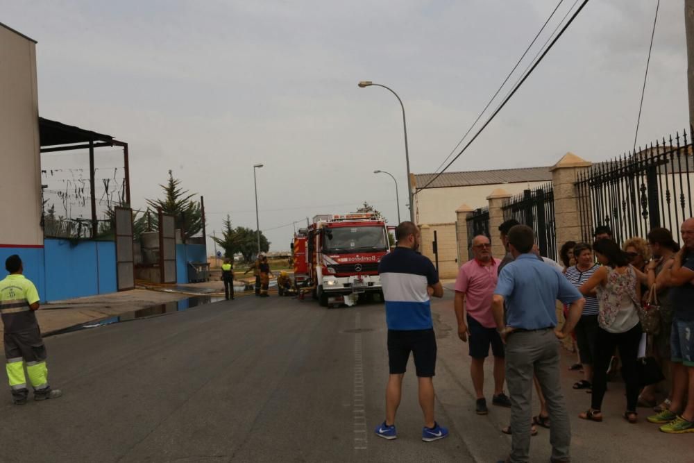 Incendio en un almacén de hortalizas de Cox