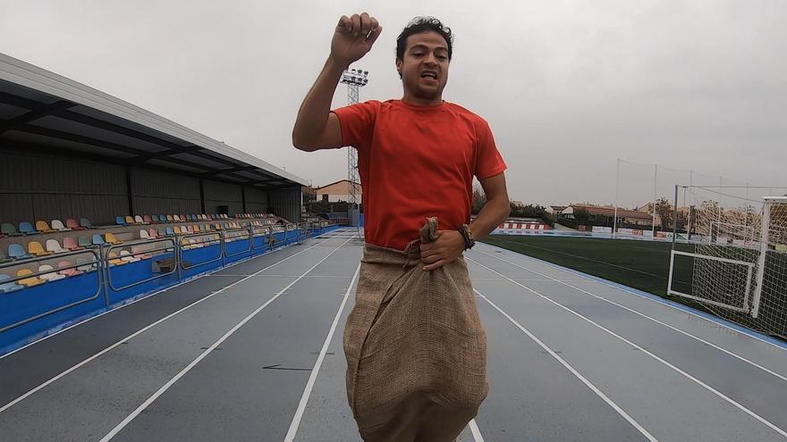 Christian López batió el récord de los 200 metros en saco con un tiempo de 63,88 segundos.