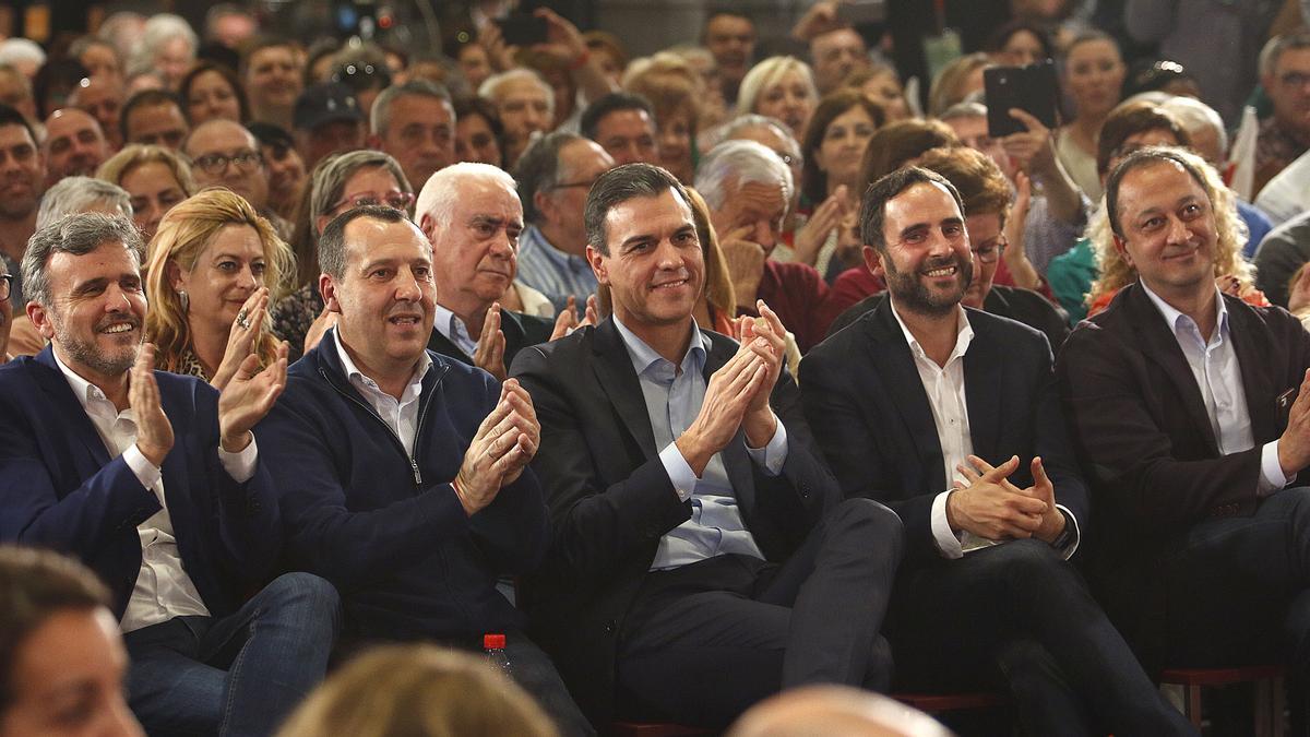 Pedro Sánchez y Dani Pérez, durante un mitin en Málaga.