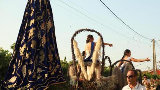 La Virgen, también en el entroido. | CRIS COSTELA