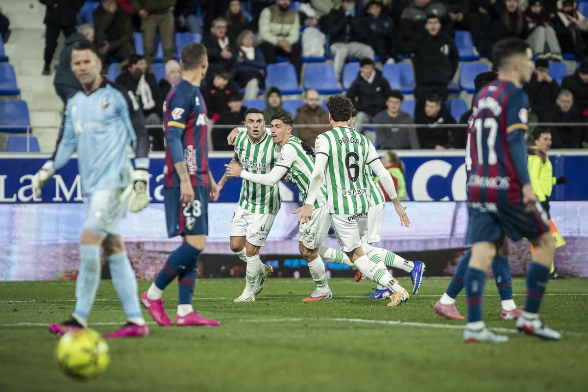 Huesca-Córdoba CF | Las imágenes del partido de LaLiga Hypermotion