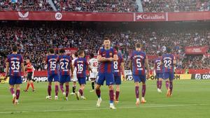 Robert Lewandowski celebra su gol en el Sevilla-Barça de La Liga 2023/24
