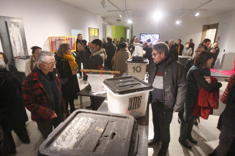 Inauguració de la mostra 55 urnes per la llibertat