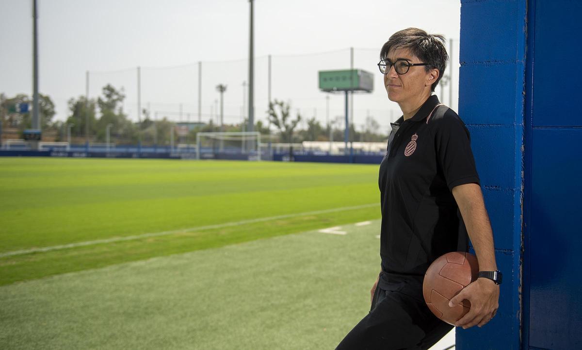 Entrevista a la entrenadora del RCD Espanyol femenino, Sara Monforte en la ciutat esportiva Dani Jarque