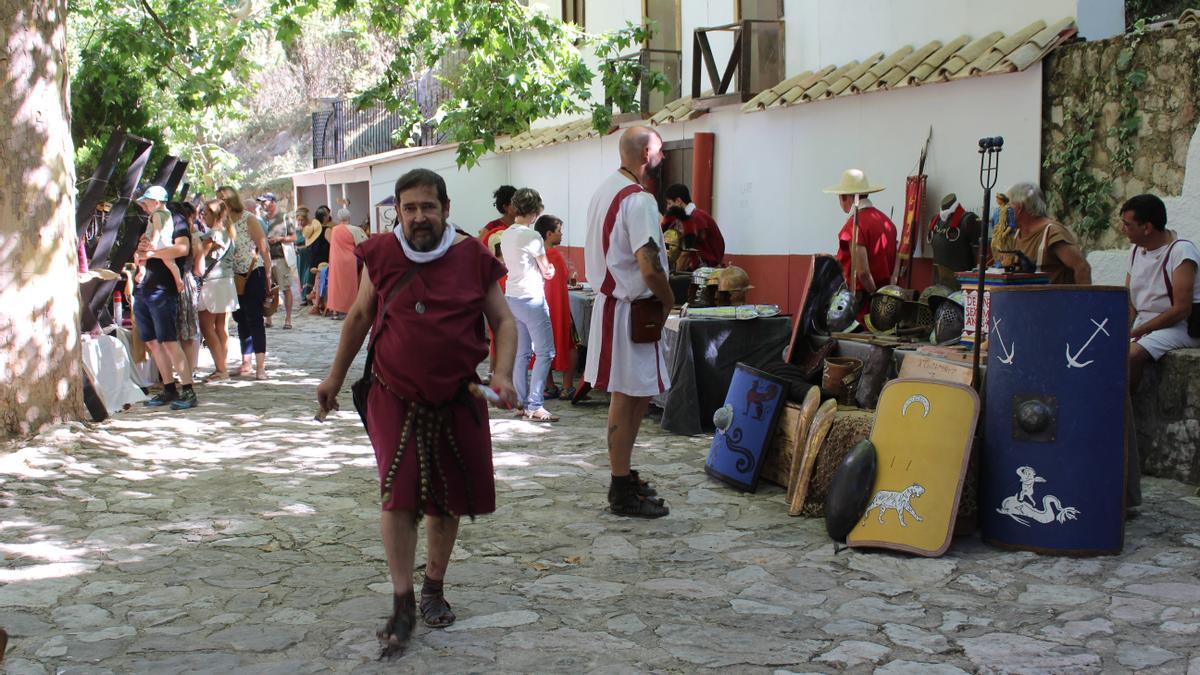Festum recrea una calle romana en Almedinilla