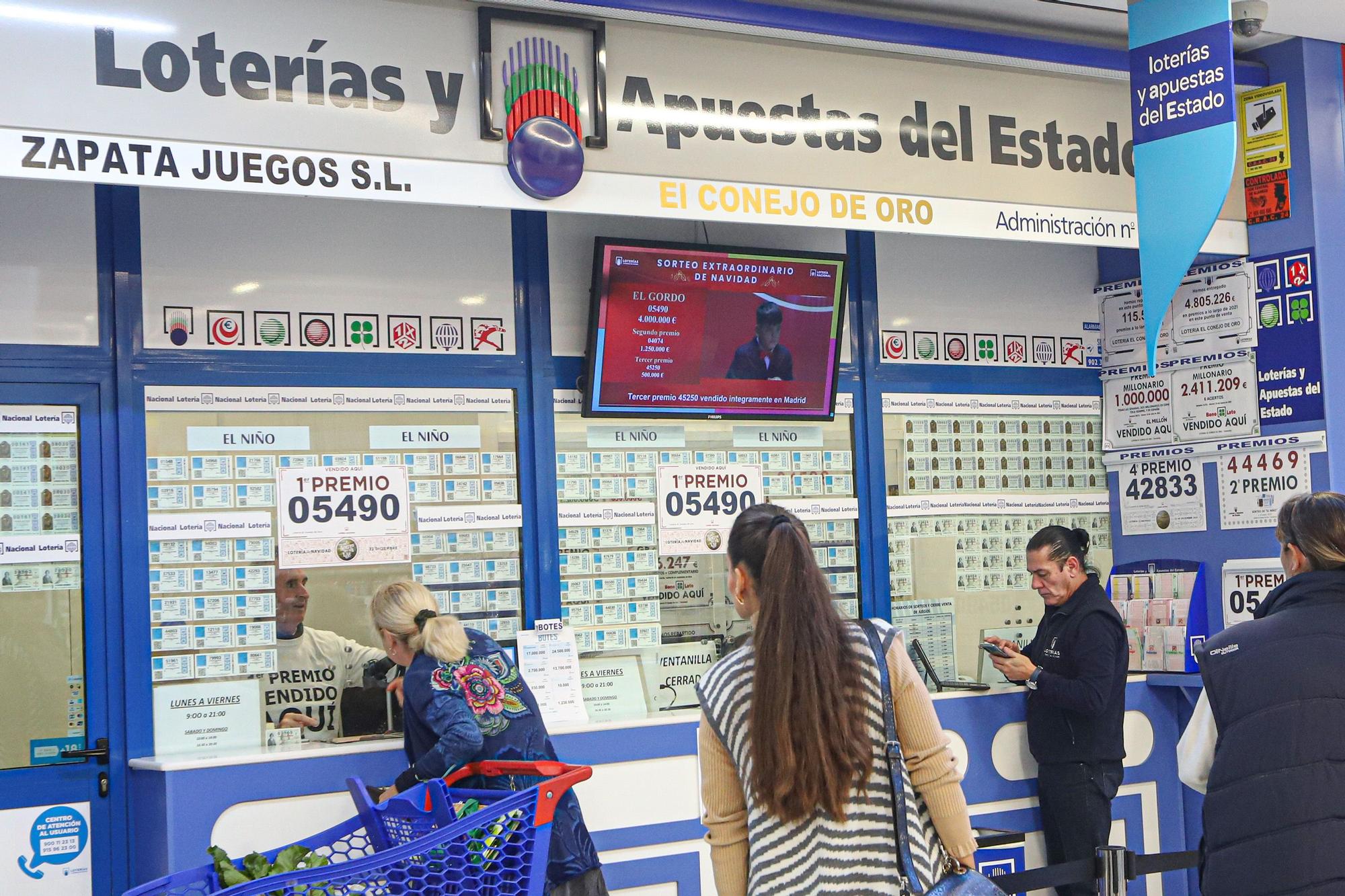 Así celebran en "El conejo de oro" el Gordo en Torrevieja