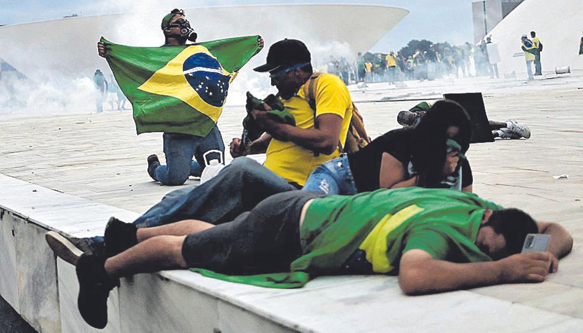 Seguidores de Blsonaro durante los disturbios acaecidos en Brasilia el pasado 8 de enero.