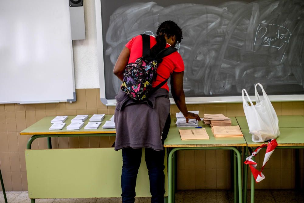 Los alicantinos acuden a votar el 26J