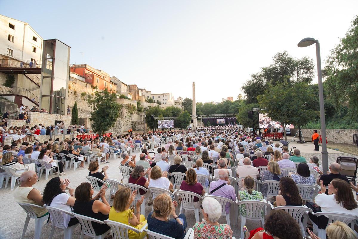 Así fue el histórico homenaje al maestro Ferrero con más de 300 músicos en Ontinyent Así fue el histórico homenaje al maestro Ferrero con más de 300 músicos en Ontinyent