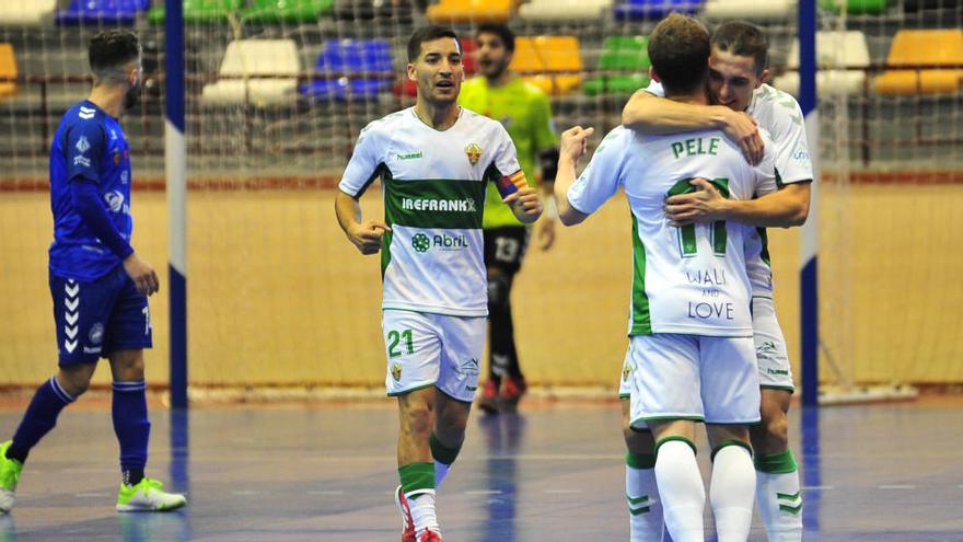 Los jugadores del Irefrank Elche celebran un gol esta temporada ante el Bisontes Castellón.