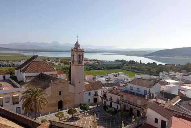Bornos, uno de los pueblos blancos más bonitos de Cádiz que construyó una sola familia