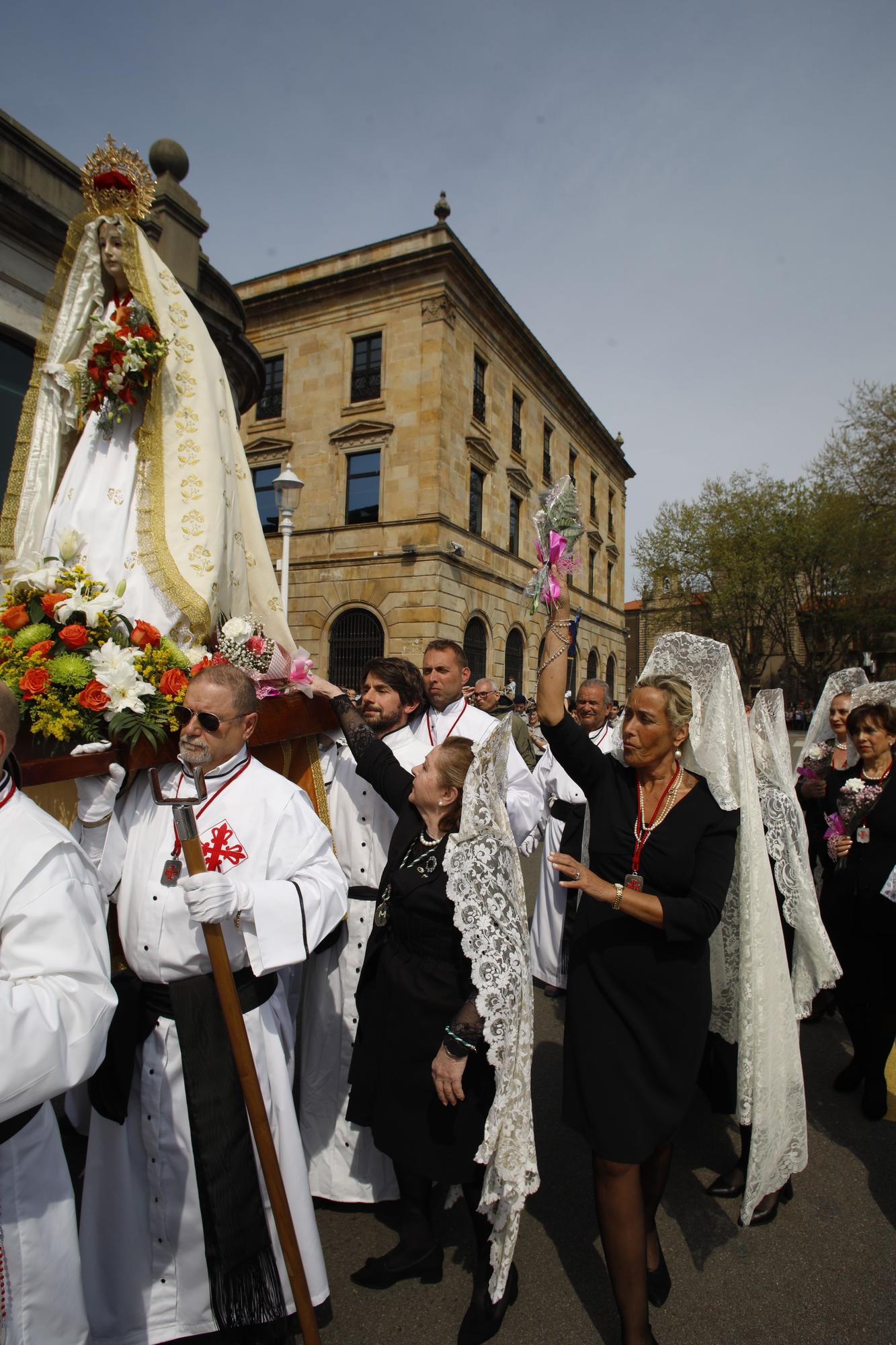 En imágenes: Así fue la procesión del Domingo de Resurrección para poner el broche a la Semana Santa de Gijón