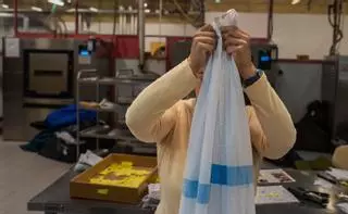 El día a día de la cárcel de Teixeiro: deporte, trabajo, estudio y manualidades para volver a la calle