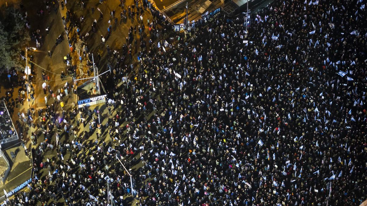 Protesta masiva contra el Gobierno de Israel en Tel Aviv