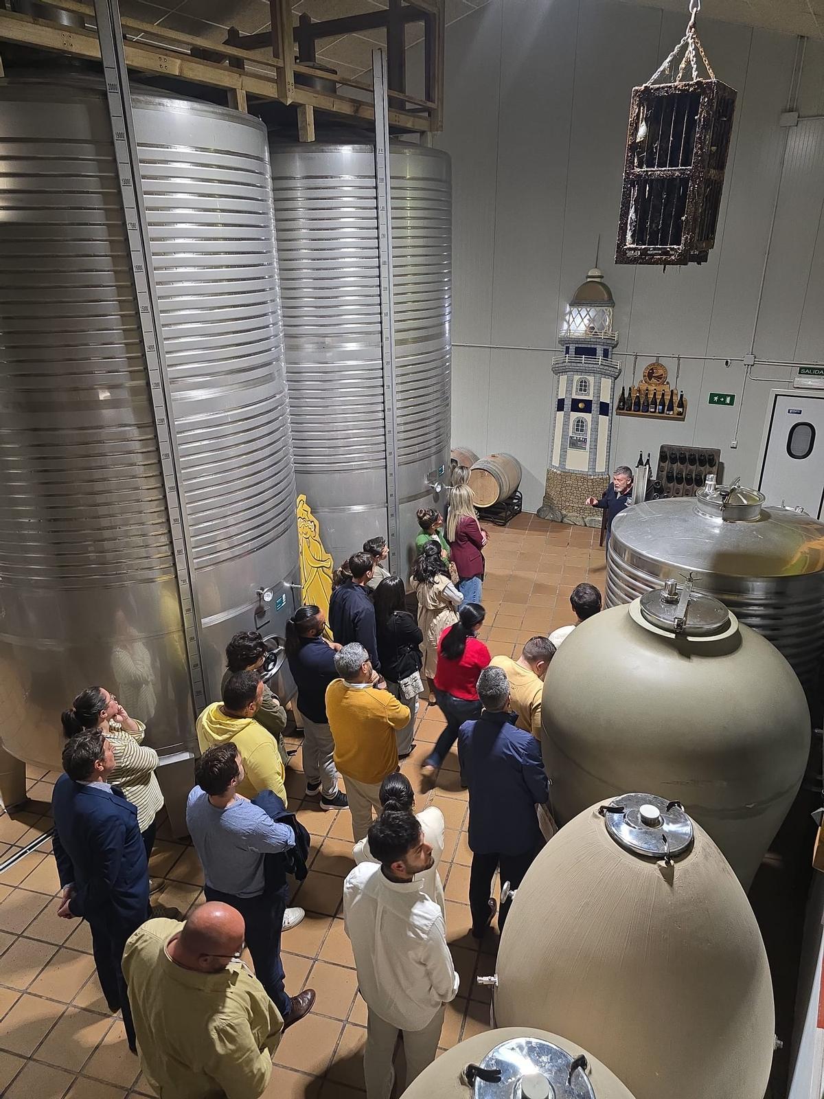 Un momento de la visita a Bodegas Eladio Piñeiro.