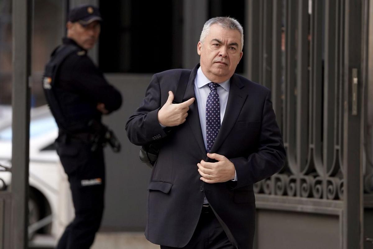El PSOE mou fitxa i expedienta Leire Díez pels àudios de l’UCO El PSOE mou fitxa i expedienta Leire Díez pels àudios de l’UCO