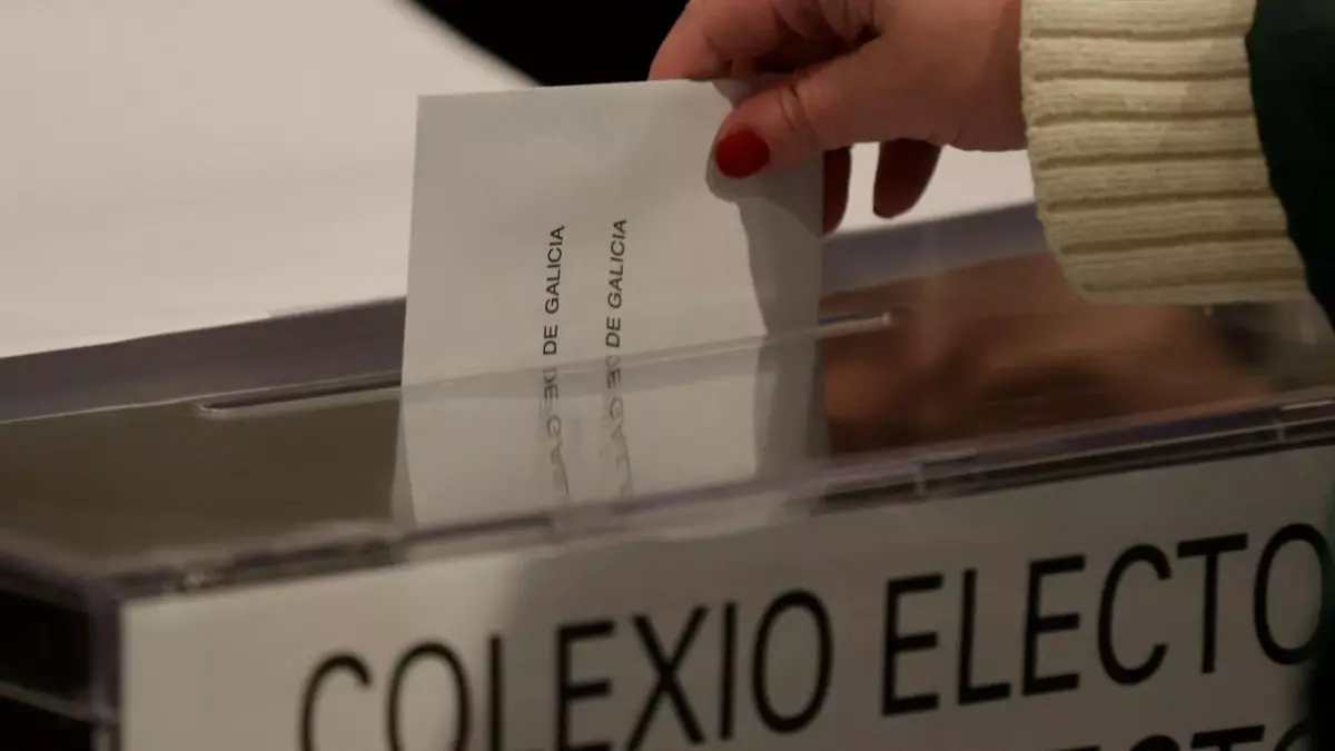 Galicia acude hoy a las urnas para escoger su futuro político: continuismo o viraje a la izquierda