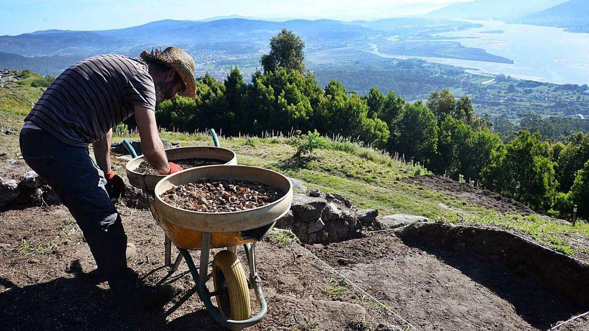 Restos encontrados en el &quot;cuncheiro&quot;, que servía de basurero al poblado del Monte Santa Trega.