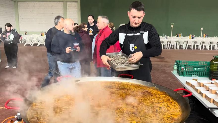 La última hazaña del &#039;influencer&#039; zamorano Cocina Derecho: paella para 200 personas