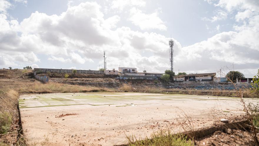 La demolición completa del viejo estadio José Pache de Badajoz sigue sin fecha