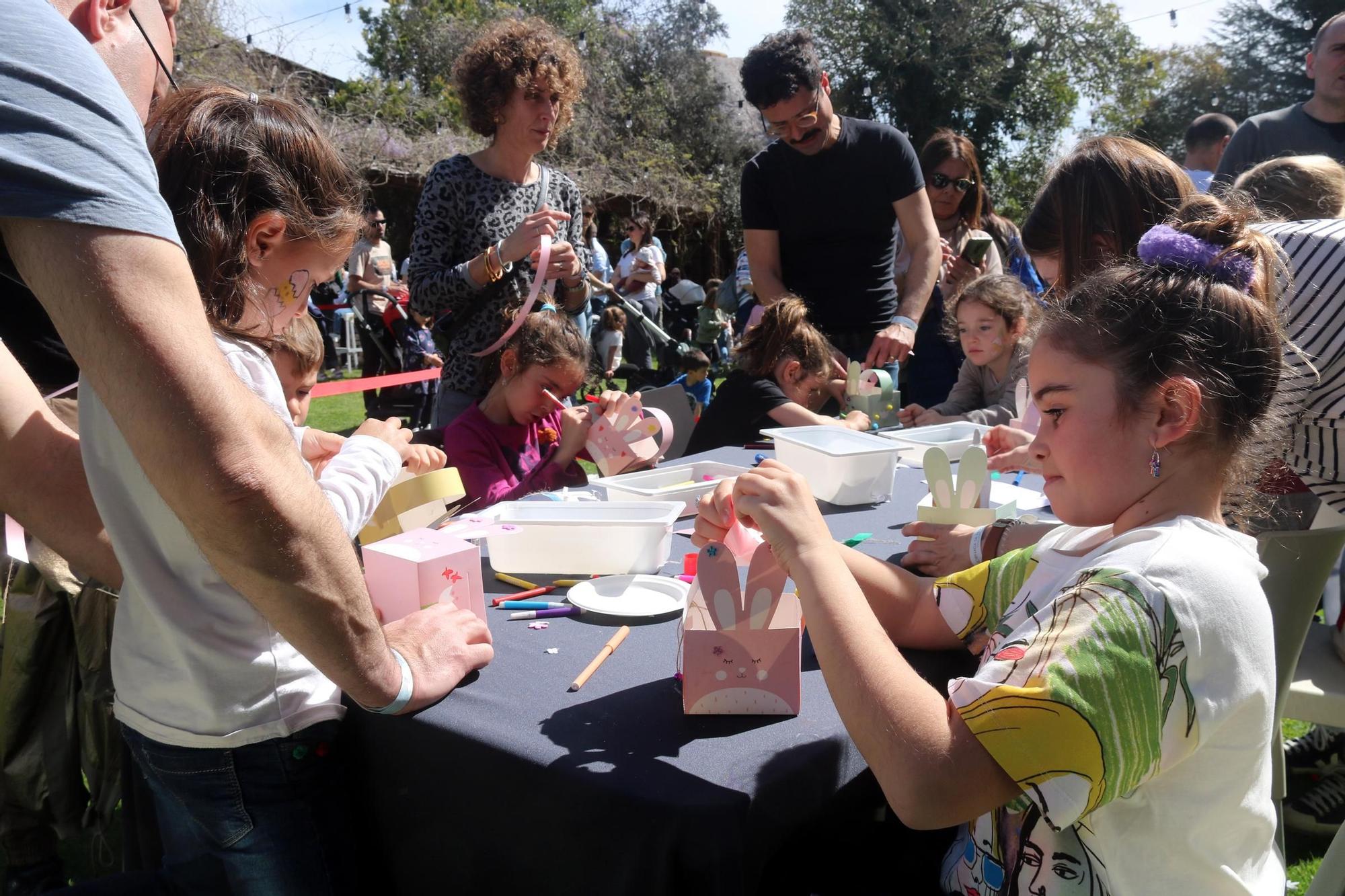 Jordi Roca i Ale Rivas organitzen una jornada de Pasqua amb ous amagats, pollets, conills i xocolata