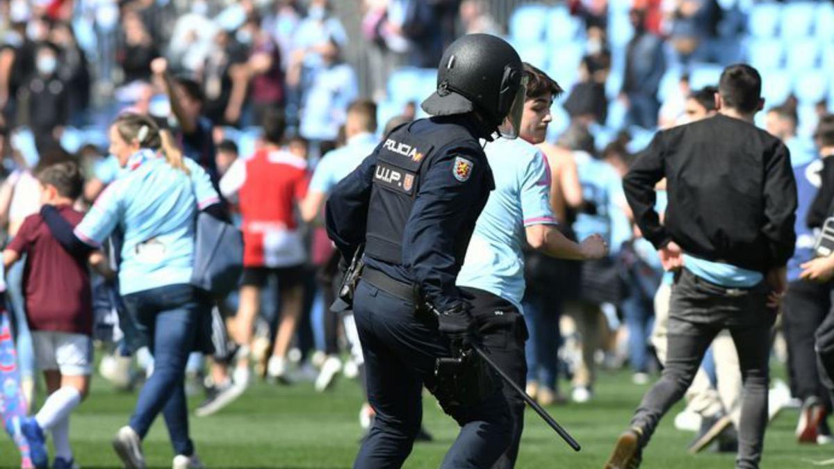 La Policía disuelve una invasión de campo al final 