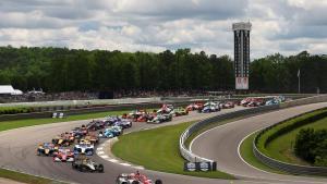 Álex Palou liderando el GP de Alabama en el circuito de Barber en 2025