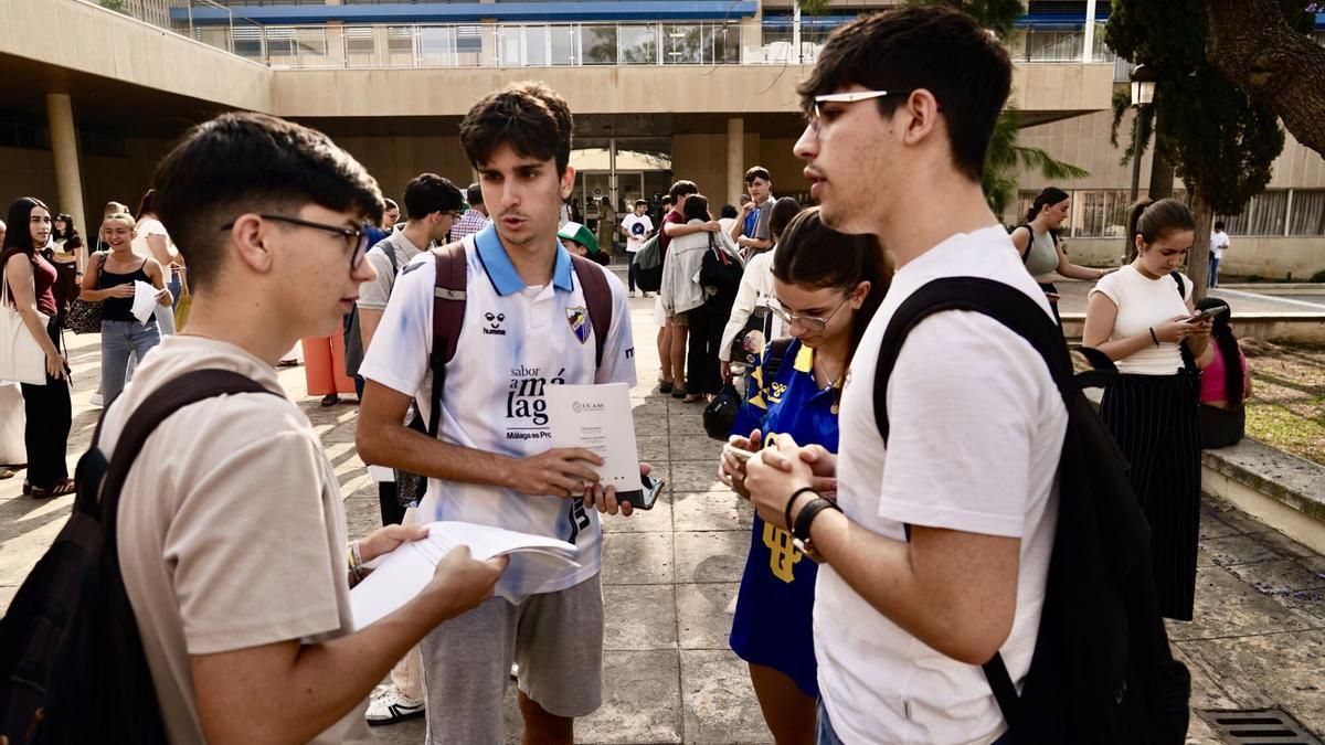 Estudiantes malagueños se enfrentan a la Prueba de Acceso a la Universidad (Selectividad 2025)