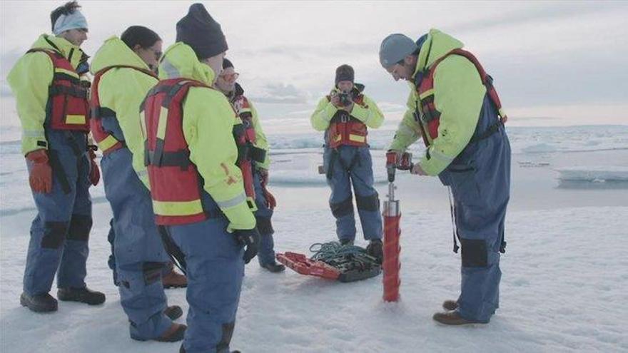 Hallados por primera vez microplásticos en el hielo del Ártico