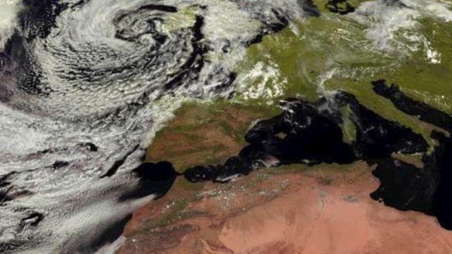 Aemet: Hoy jueves viento de levante fuerte en el Estrecho y lluvias en Canarias