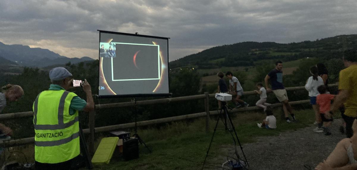 El moment final de l'eclipsi a la Cerdanya