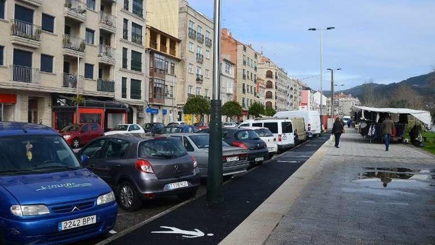 Luminarias de la céntrica calle Concepción Arenal, que se actualizarán. // Gonzalo Núñez