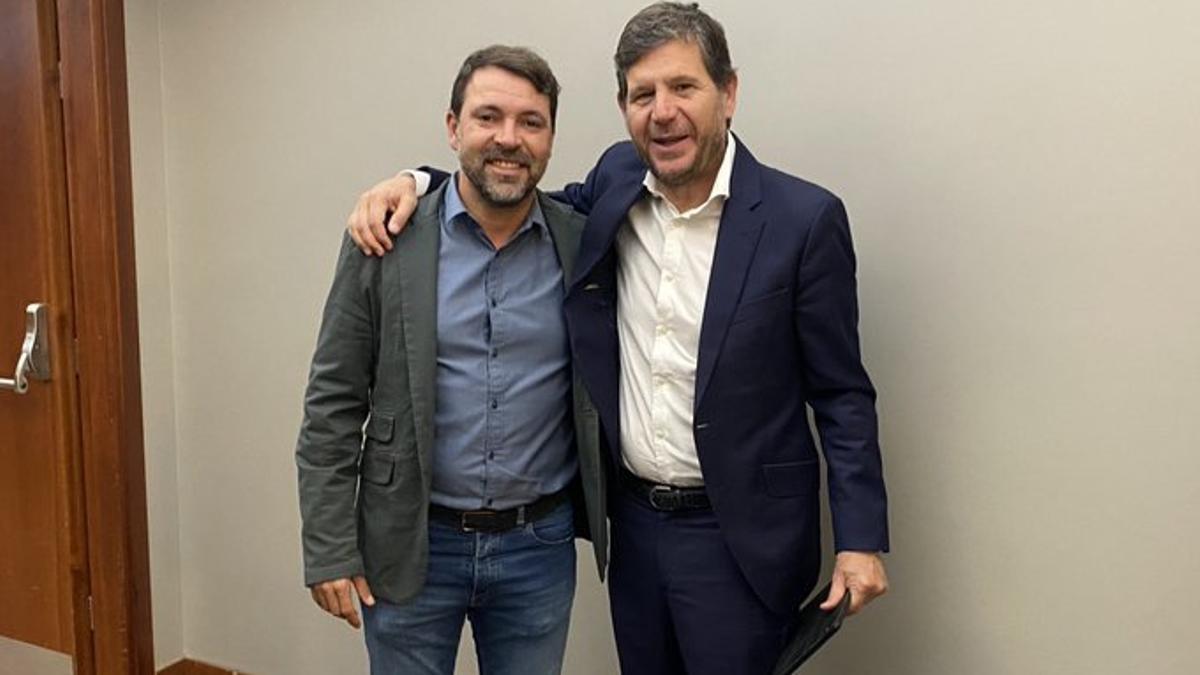 Jose Tirado y Mateu Alemany coincidieron en la cumbre de directores deportivos en Oviedo.