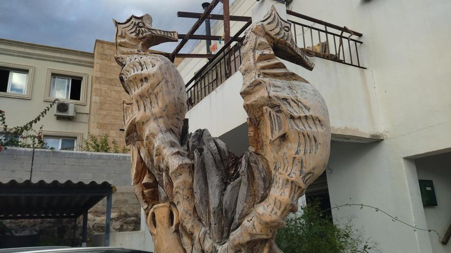 Una escultura que es un canto al mar en Xàbia