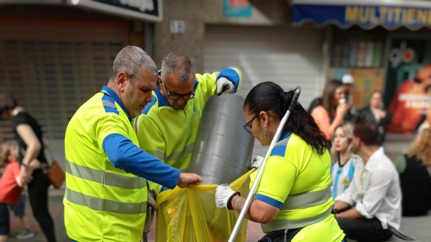 Limpieza recoge dos toneladas y medio de basura del Carnaval de Día de Las Palmas de Gran Canaria