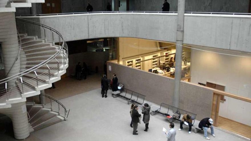 Interior del edificio de los Nuevos Juzgados de A Coruña.