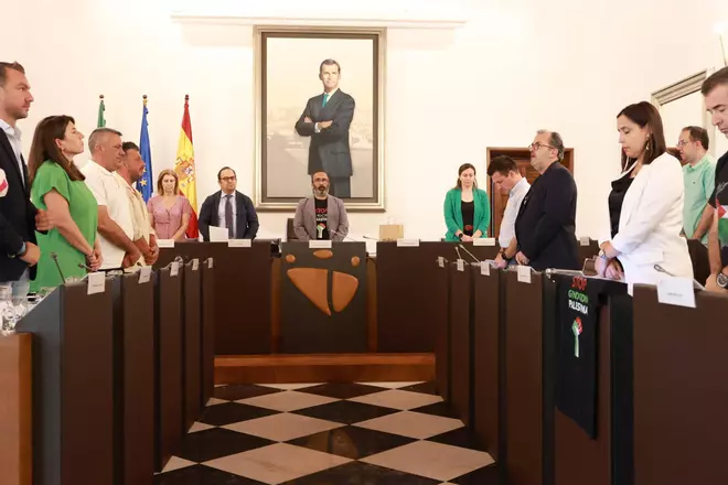 Fotogalería | Los grupos de PSOE y PP en la Diputación de Cáceres alzan la voz por Gaza