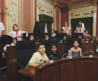 Un pleno con ideas de los niños: del circo al día del barco para ir a una isla
