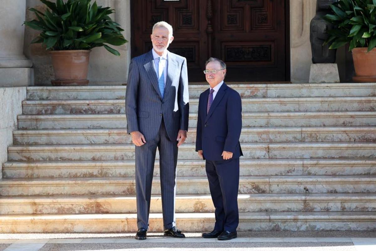 El Rey recibe en audiencia a Juan Jesús Vivas Lara, presidente de la Ciudad Autónoma de Ceuta El Rey recibe en audiencia a Juan Jesús Vivas Lara, presidente de la Ciudad Autónoma de Ceuta