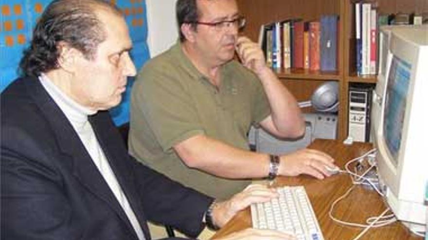 Gallego pulsa las preocupaciones de los lectores a través de internet