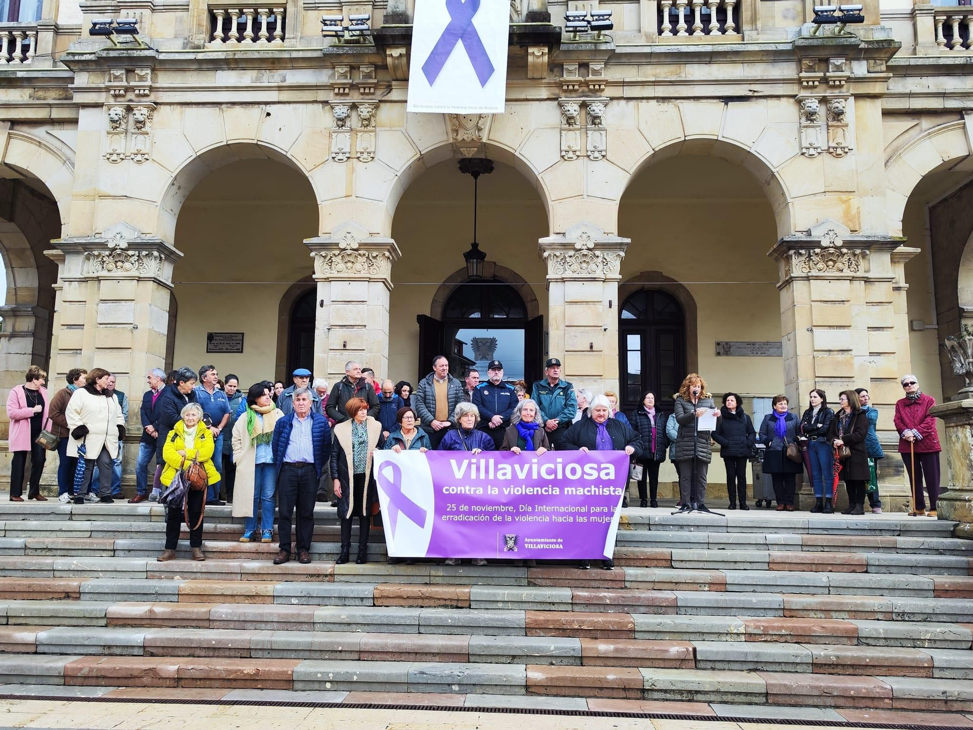 Villaviciosa, contra la violencia de género: los vecinos salen a la calle para conmemorar el 25N