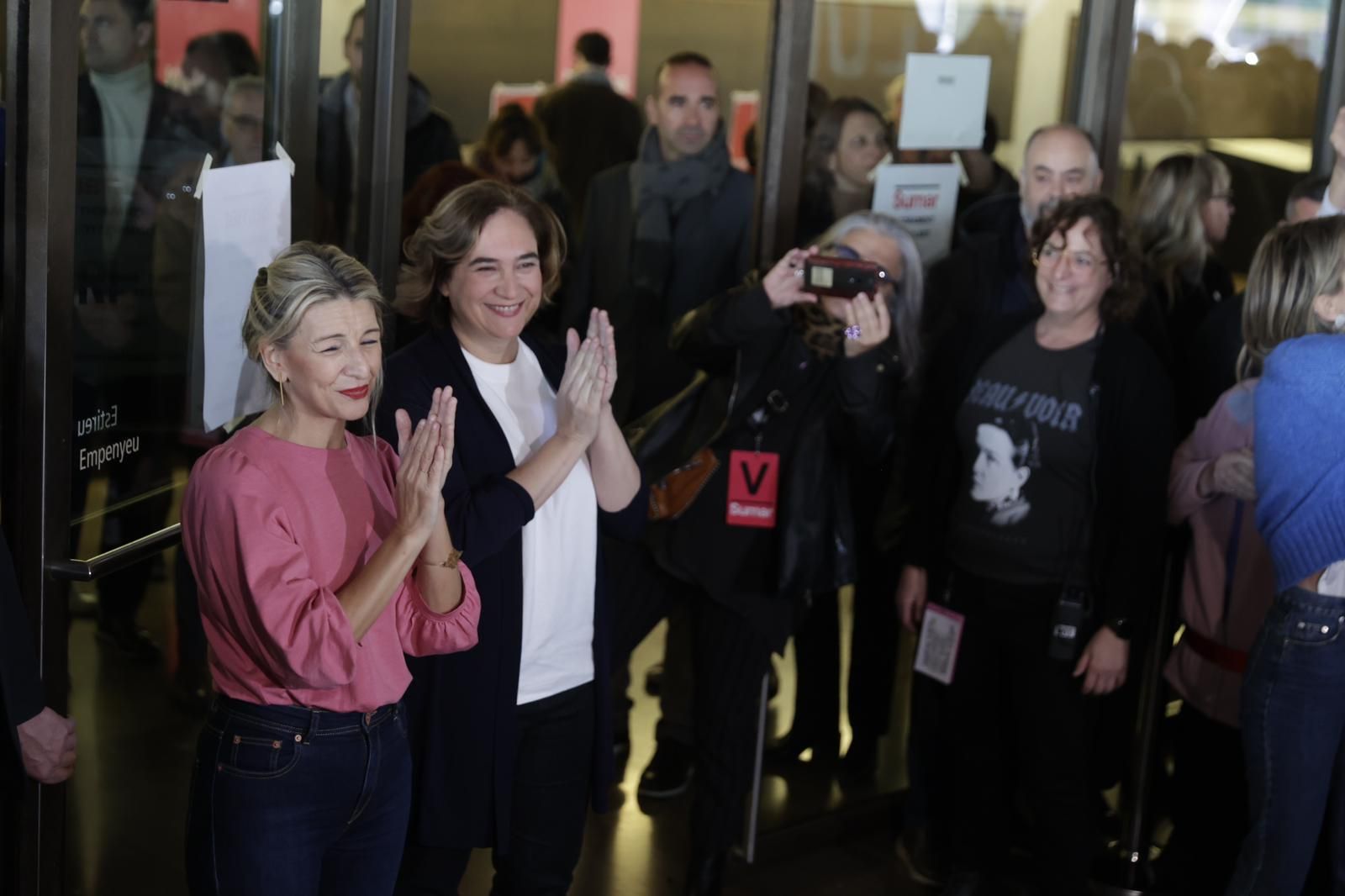 Yolanda Díaz y Ada Colau, en el acto de Sumar en Barcelona